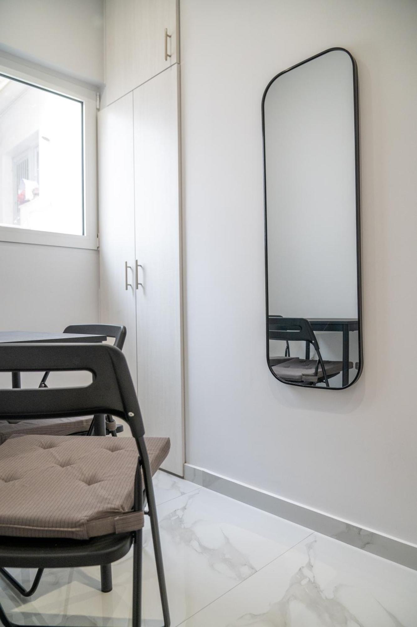 Central Apartment Near To Acropolis Area Athena Bagian luar foto